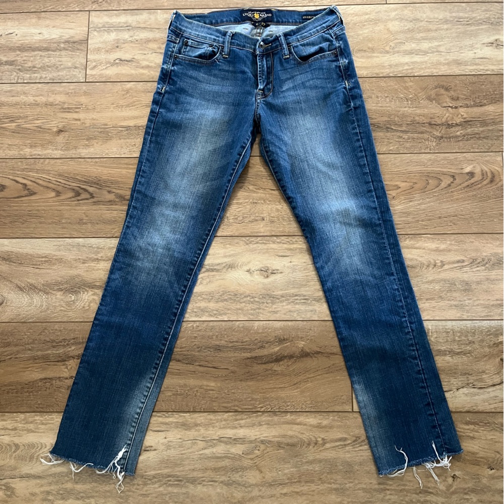 Lucky 🍀 Brand straight leg slim jeans size 4